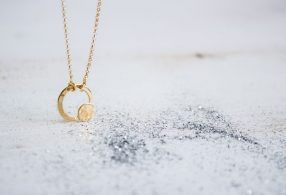 Fauna_y_Flora_Colgante_Saros-2 Colgante círculo Saros de Fauna y Flora joyería hecha a mano