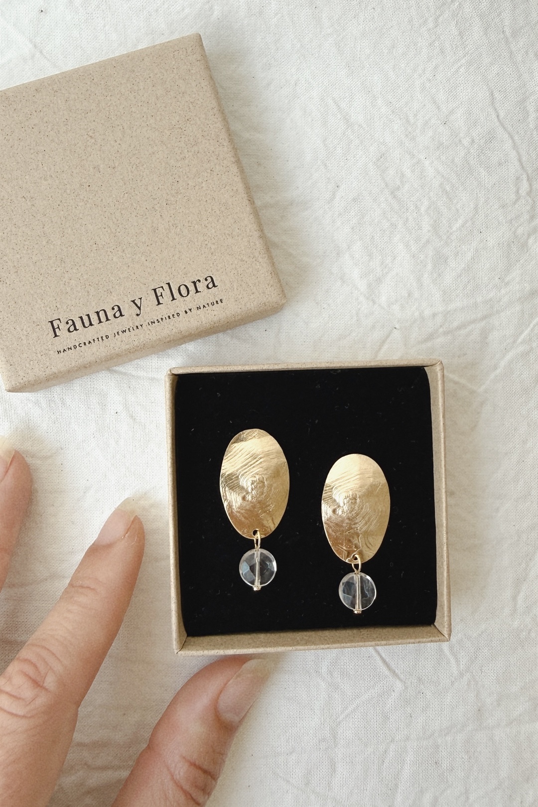 Pendientes dorados cuarzo Ida de Fauna y Flora