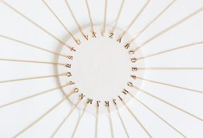 Colgantes iniciales oro y plata Fauna y Flora Colgante inicial oro y plata personalizado Fauna y Flora