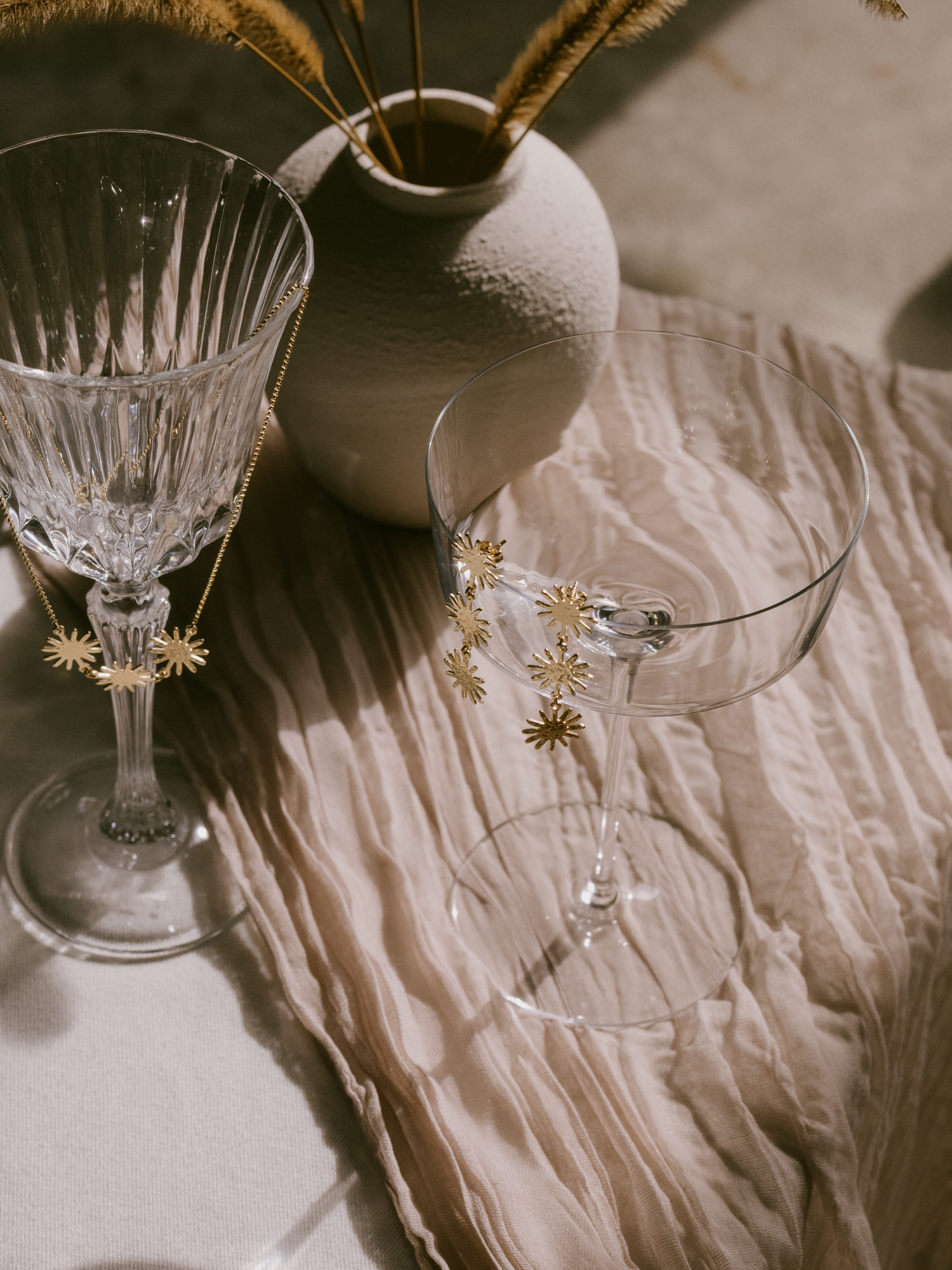 Collar y pendientes largos soles dorados Amanecer y Alba de Fauna y Flora