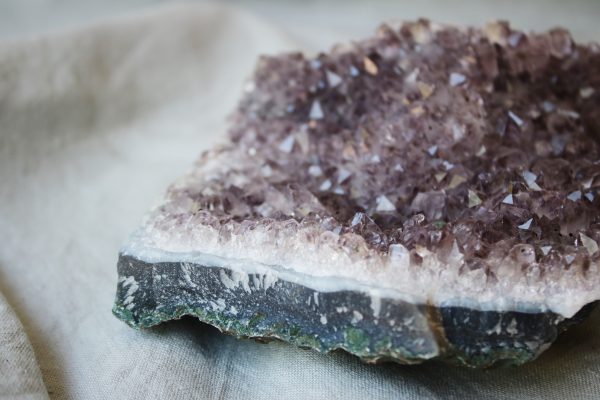 Amatista mineral propiedades Selected Crystals Fauna y Flora