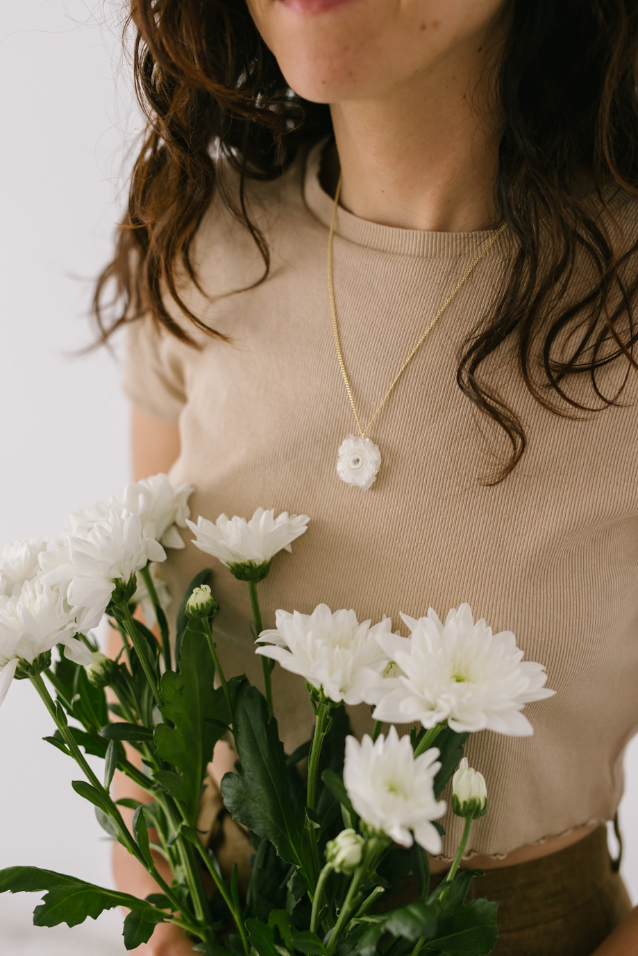 Colgante Crisantemo Cuarzo Solar de Fauna y Flora