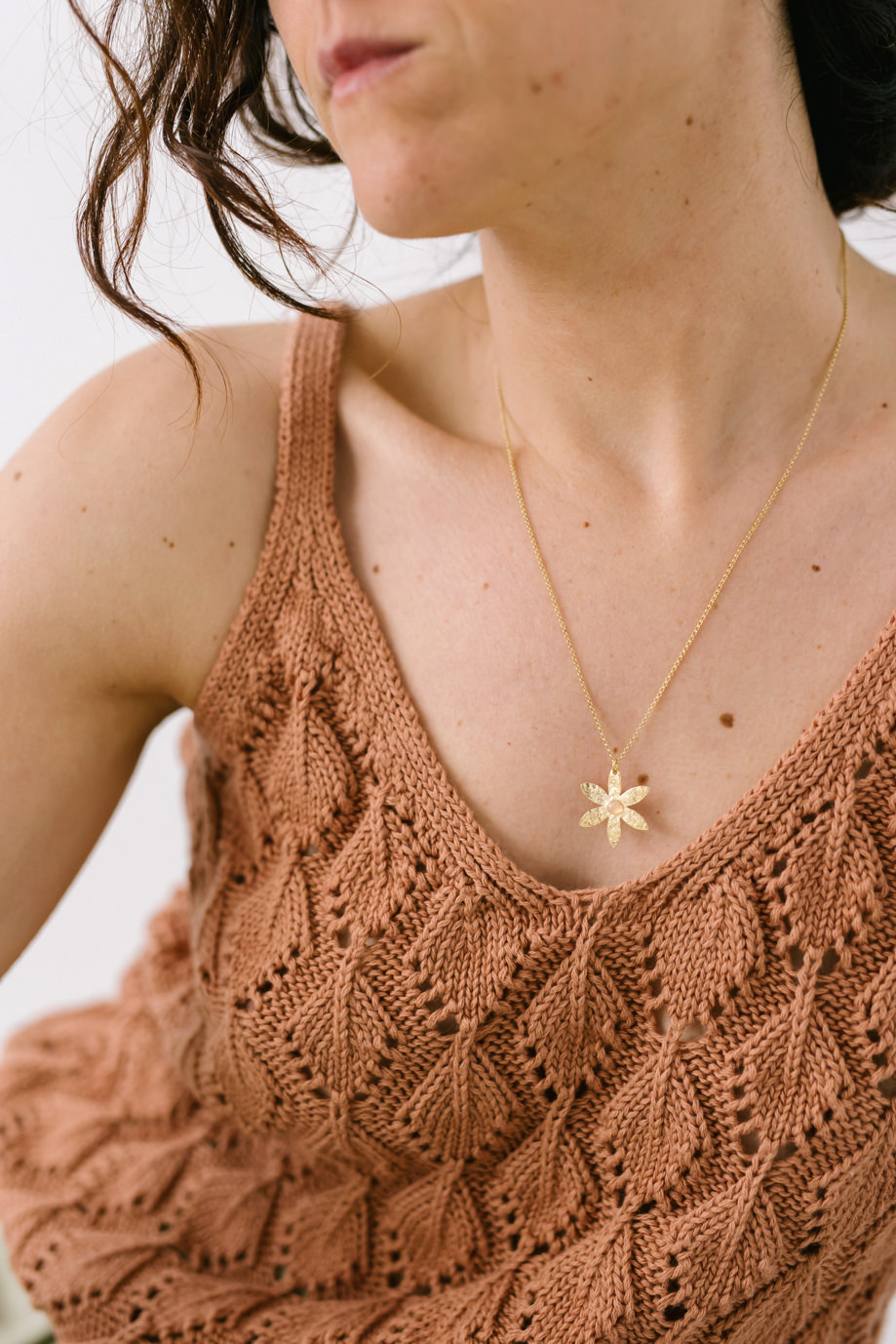 Colgante flor Roseta cuarzo rosa de Fauna y Flora Colgante flor Roseta cuarzo rosa de Fauna y Flora