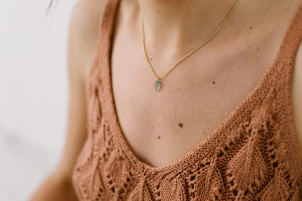 Joyas inspiradas en la naturaleza Fauna y Flora collar hoja turmalina
