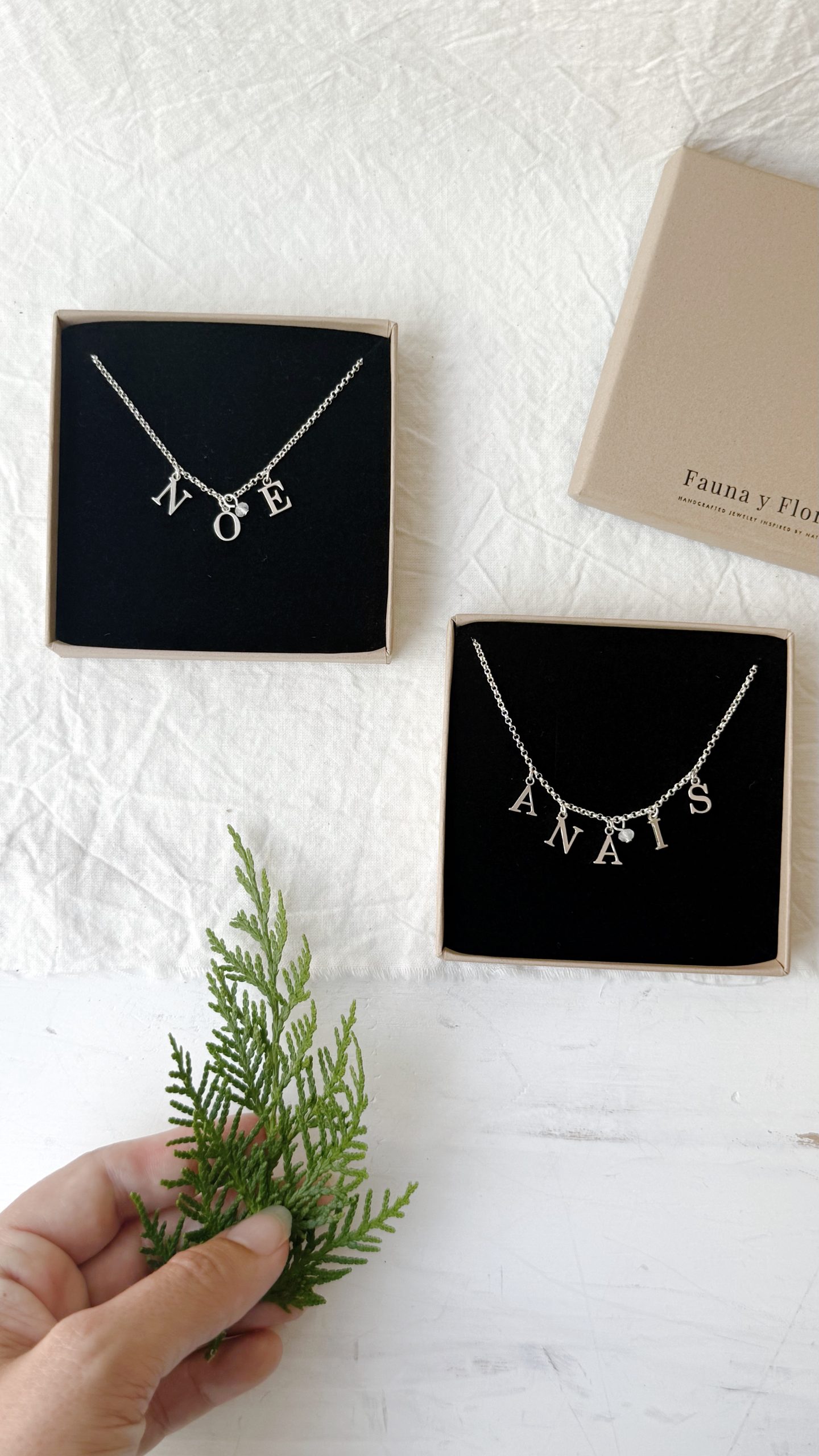 Collar personalizado nombre y piedra Fauna y Flora